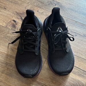 Men’s Black Iridescent Adidas Sneaker Shoes Size 5.5